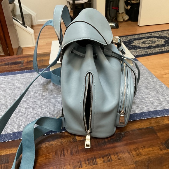 Cute coach pac back like new - Picture 4 of 6